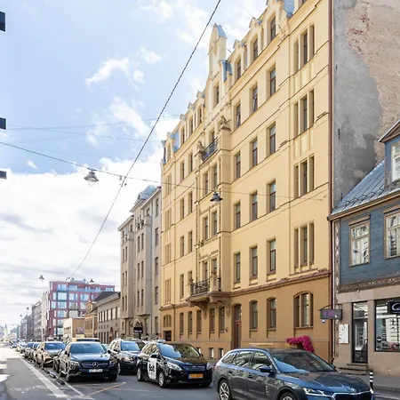 Compact Next To Jrt Lejlighed