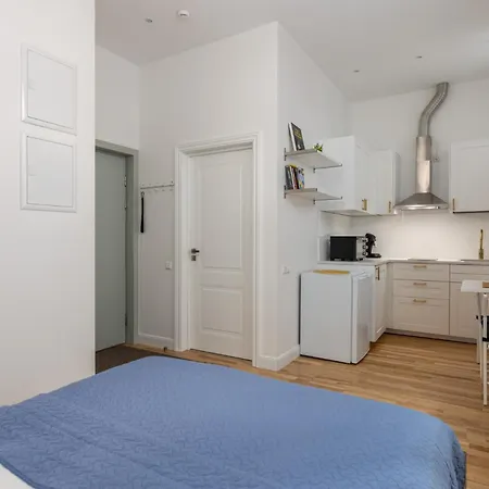 Compact Next To Jrt Apartment