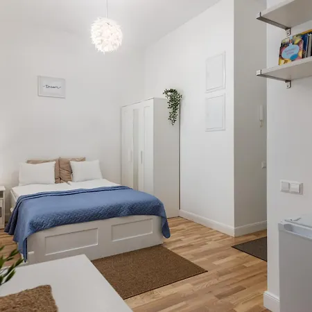 Compact Next To Jrt Apartment