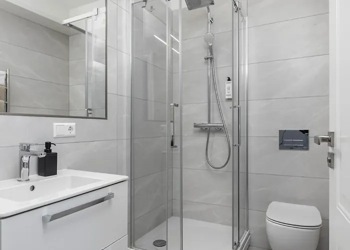 Compact Next To Jrt Dzīvoklis Riga